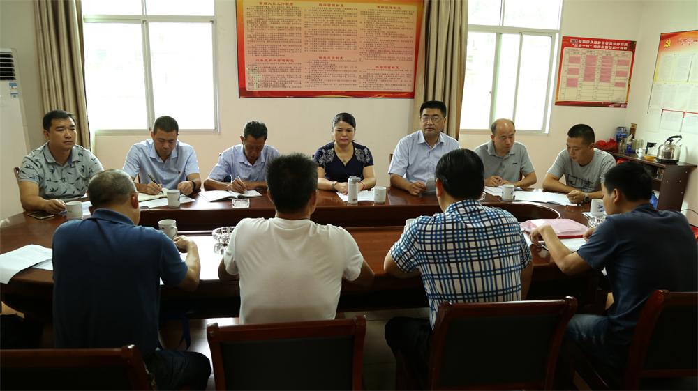 福建易順建筑工程有限公司“互動聯動、掛鉤幫扶”招沙甲村貧困戶捐贈儀式